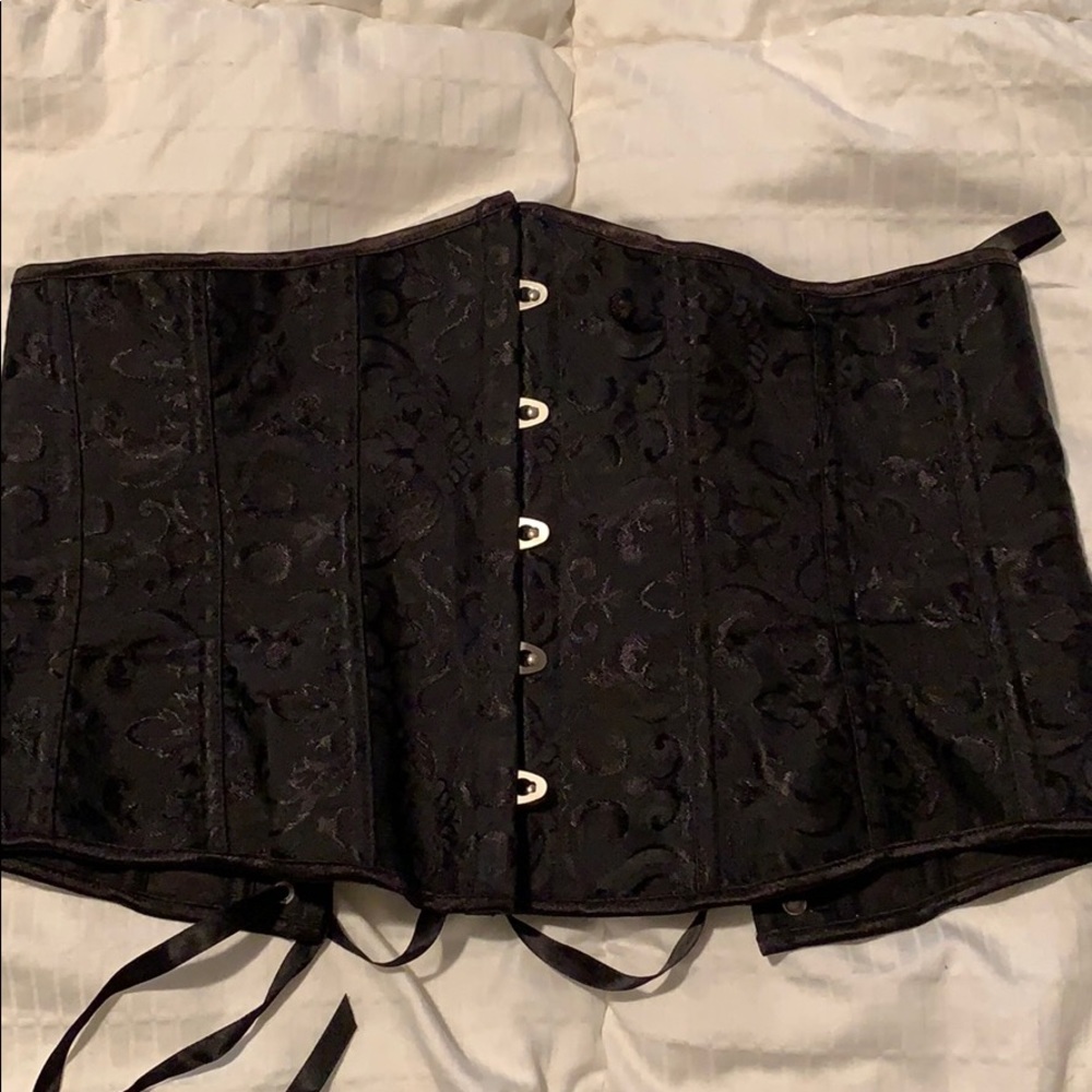 Half body corset